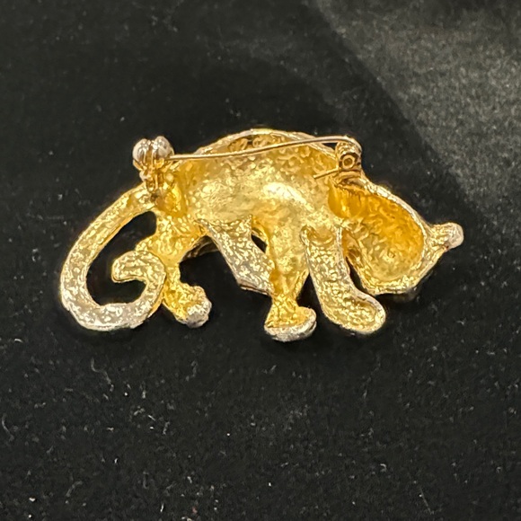 Leopard Brooch - Picture 5 of 6